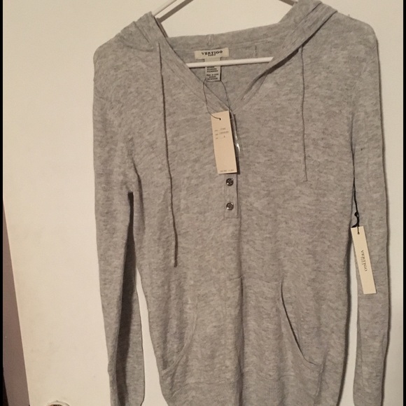 Vertigo Paris. Hooded long sleeve sweater - Picture 1 of 4