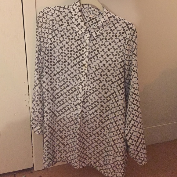 Chain print Flowy button up - Picture 1 of 2