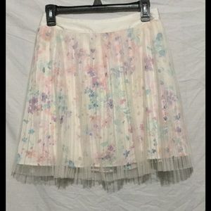 Gorgeous Spring Lauren Conrad skirt.NWOT XL