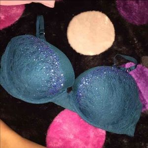 38DD VS BRA