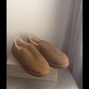 Uggs (men) slip-ons