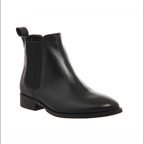Black Leather Chelsea Boots