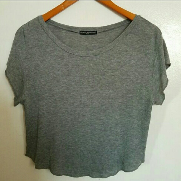 ❌SOLD❌Brandy Melville grey cropped t shirt