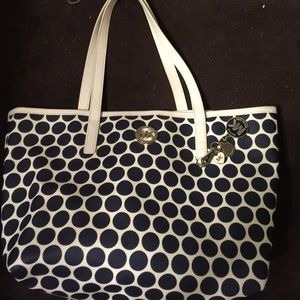 Authenticity micheal kors tote