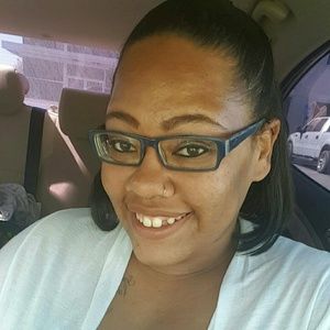 Meet your Posher, Deondra