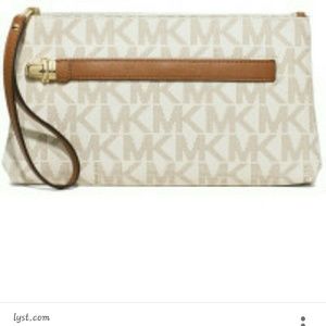 *FINAL PRICE*New Michael Michael Kors wristlet