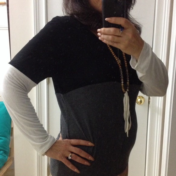 Colorblock Supersoft B&Wcharcoal longsleeve Tshirt - Picture 3 of 4