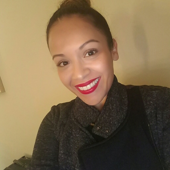 Meet your Posher, Maria - Picture 3 of 6