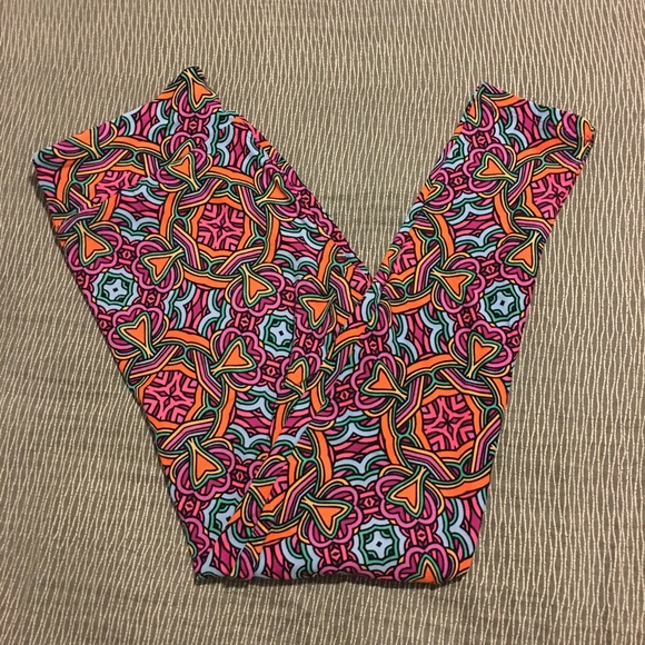 LuLaRoe Celtic Knot Unicorn Print Leggings OS