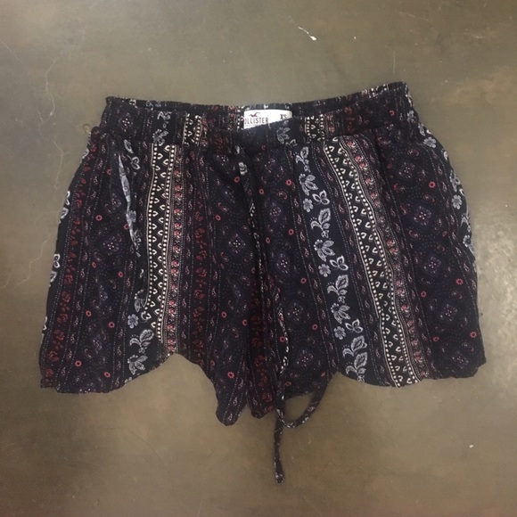 Holister flowy patterned shorts