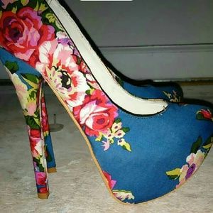 Floral Pumps