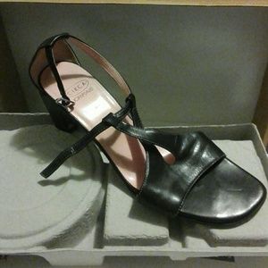 Circa Joan & David open shoes size 8M