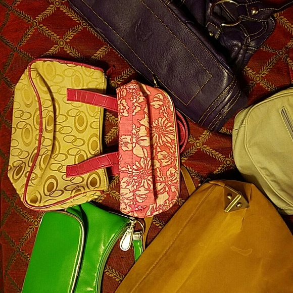 Handbags - Picture 2 of 4