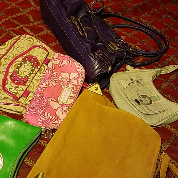 Handbags - Picture 3 of 4