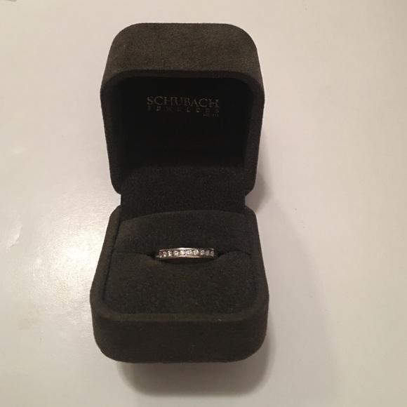Gold Wedding band with 10 diamonds sz5.5