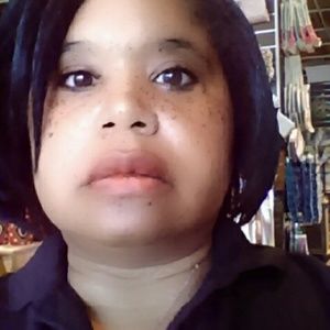 Meet your Posher, Mia