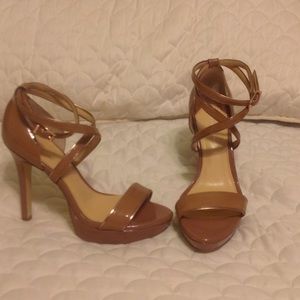 Gianni Bini 4" nude heels