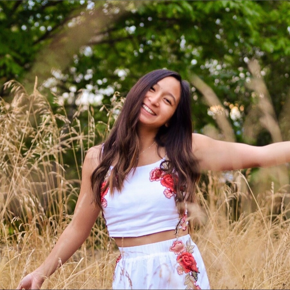 Meet your Posher, Crystal
