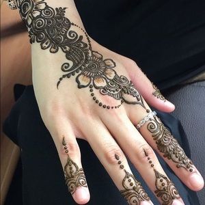 Meet your Posher, Damaris