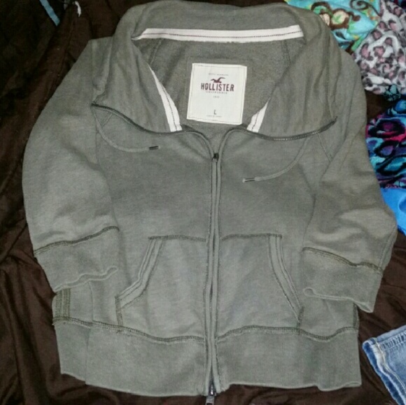 Hollister 3/4 Sleeve Sweatshirt