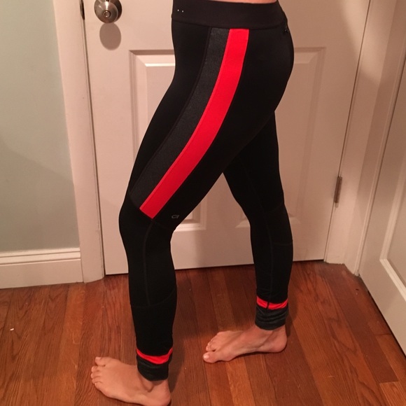 Gap fit workout leggings.