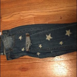 REPOST: BDG WOMENS STAR DISTRESSED JEANS