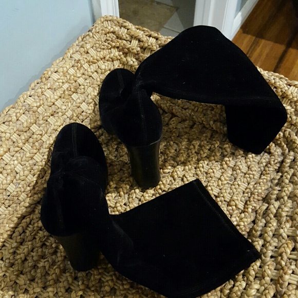 BCBG velvet stretch slip on boots - Picture 3 of 4