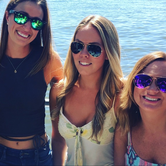 Meet your Posher, Stacy - Picture 2 of 3