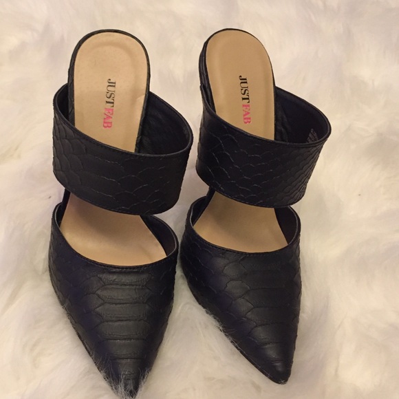 Black pointed toe mules - Picture 2 of 4