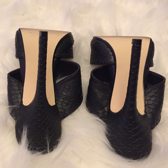 Black pointed toe mules - Picture 4 of 4