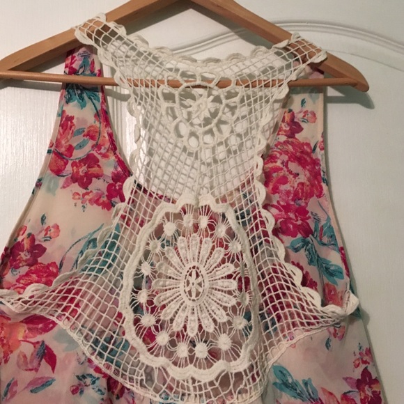 Top - Picture 2 of 2