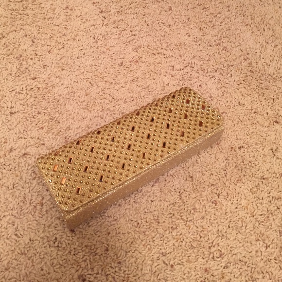 Gold clutch