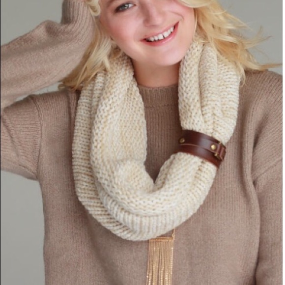 Pink Peplum Boutique Accessories - 🔺LAST🔻Knitted beige infinity scarf leather cuff