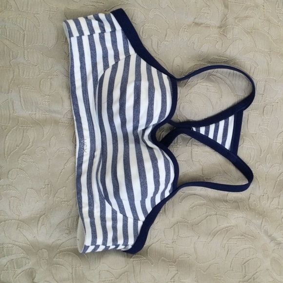 Victoria's Secret sports bra🌟🌟weekend sale🌟🌟