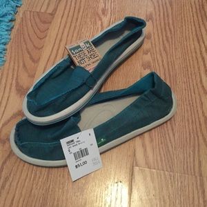 Sanuks Women's Size 9!