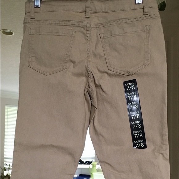Brand new with tags khaki skinny jeans 7/8