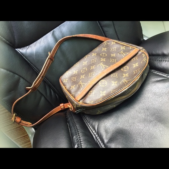 💯 Auth VINTAGE Louis Vuitton!!! - Picture 4 of 4