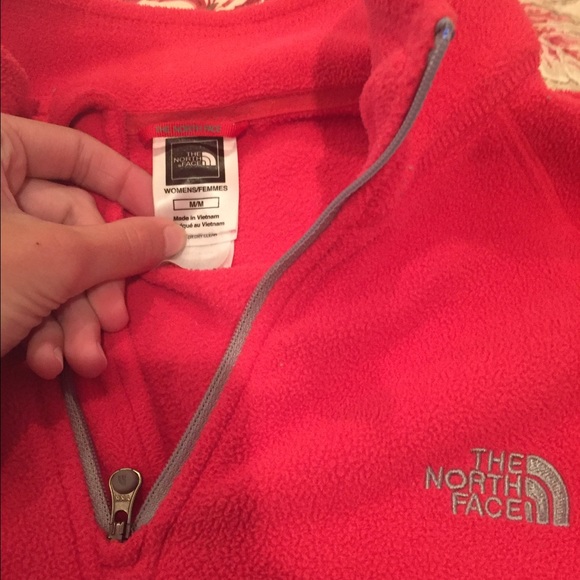 Sold in Bundle/ North Face Pullover - Picture 2 of 3