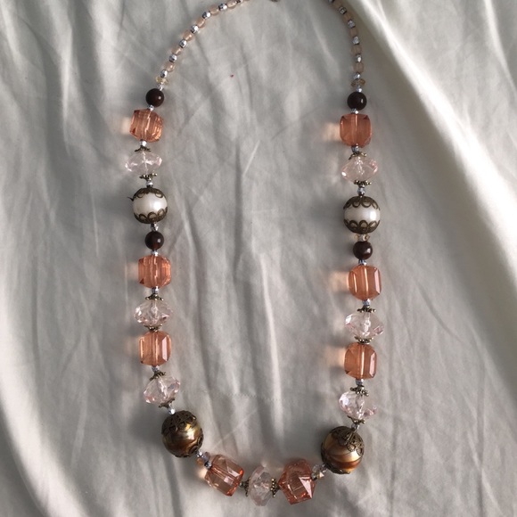 A statement bead necklace - Picture 1 of 1