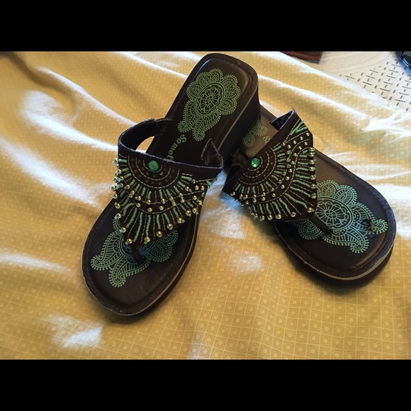 Skechers Wedge beaded sandal-size 7