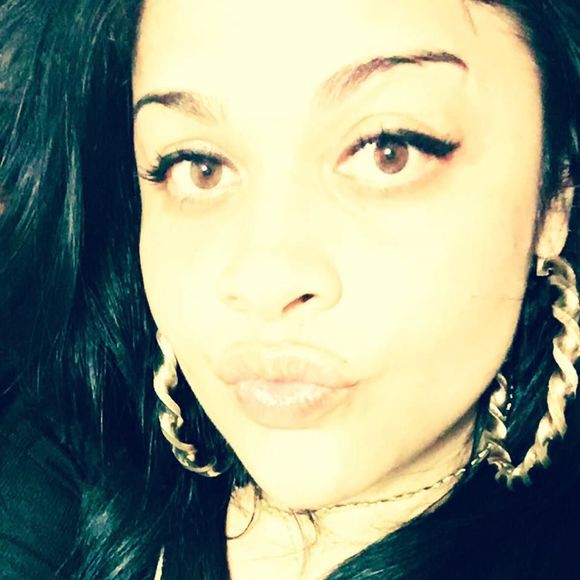 Meet your Posher, Damaris