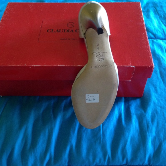 Shoes - Picture 3 of 4