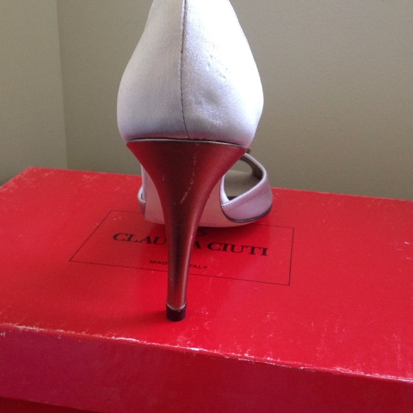 Shoes - Picture 4 of 4