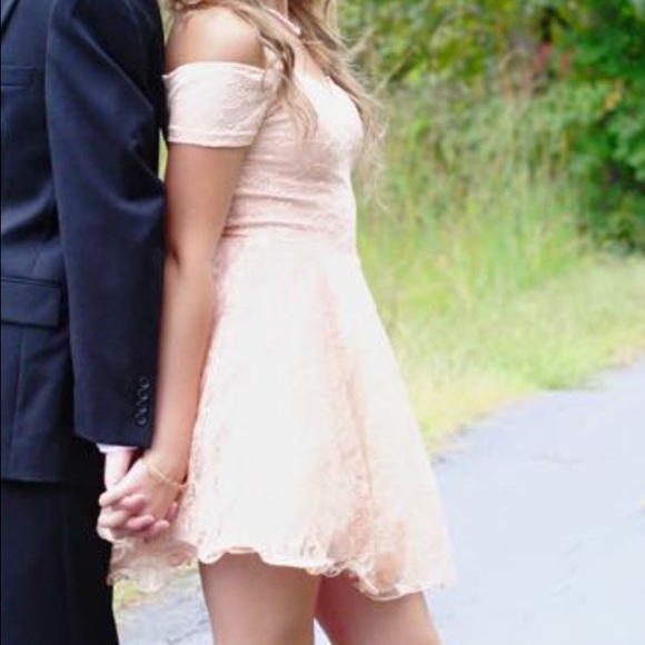 HOMECOMING DRESS - Picture 2 of 4