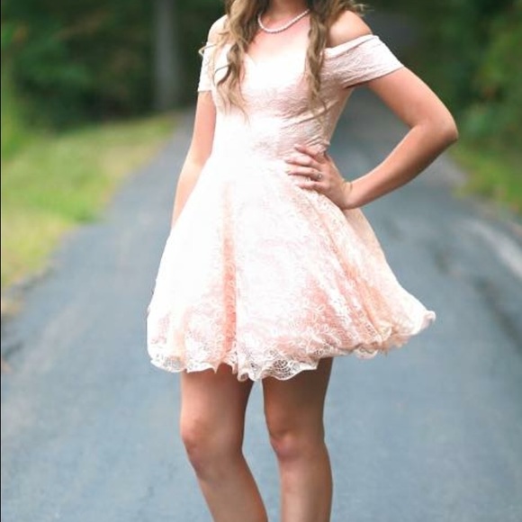 HOMECOMING DRESS - Picture 3 of 4