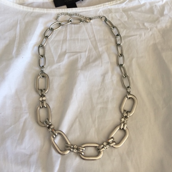 Classy silver/diamond necklace