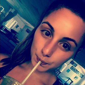 Meet your Posher, Cassandra