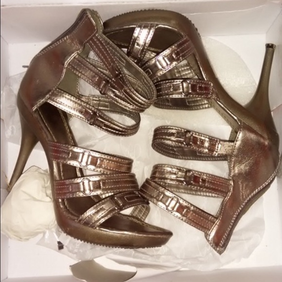 Heel 👠 sale look through pictures