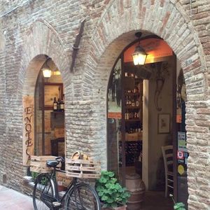 Meet your Posher, Debra