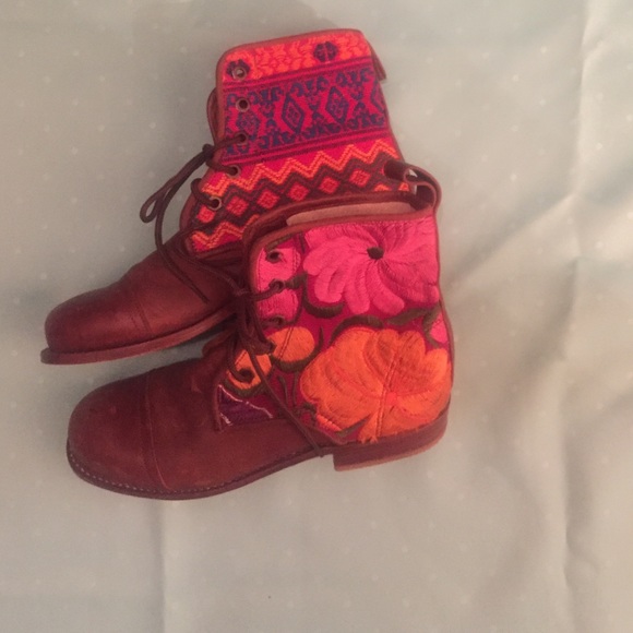 Teysha flower boots